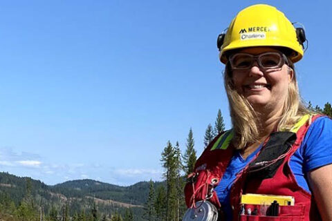 Charlene Strelaeff, Faserförsterin bei Mercer Celgar, ist die Empfängerin des 2020 FPAC Women in Forestry Award