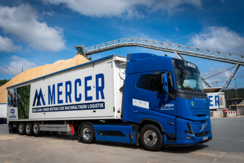 Vorstellung E-LKW der Mercer Holz beim Tag der offenen Tür in Rosenthal am Rennsteig